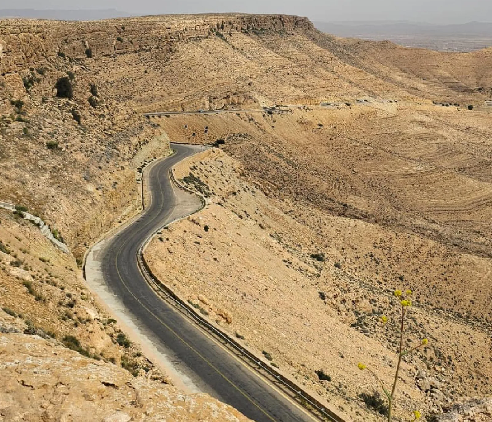 The switchback road climbing onto the Dahar plateau
